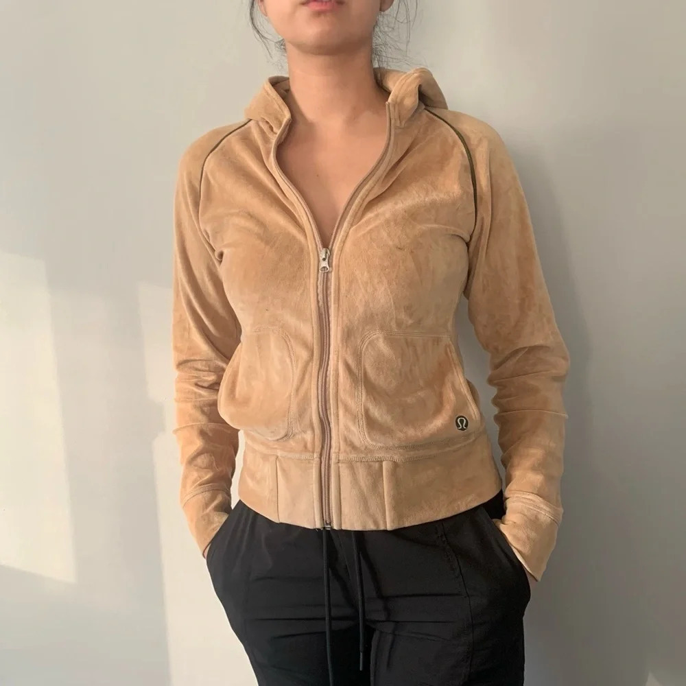 🧥 Lululemon Tan Full-Zip Hooded Sweater – Early-Era / OG Style – Women’s Small 🧥